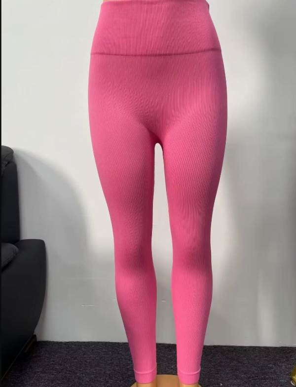 Seamless Rib Leggings manufacturer in Pakistan - Image 3